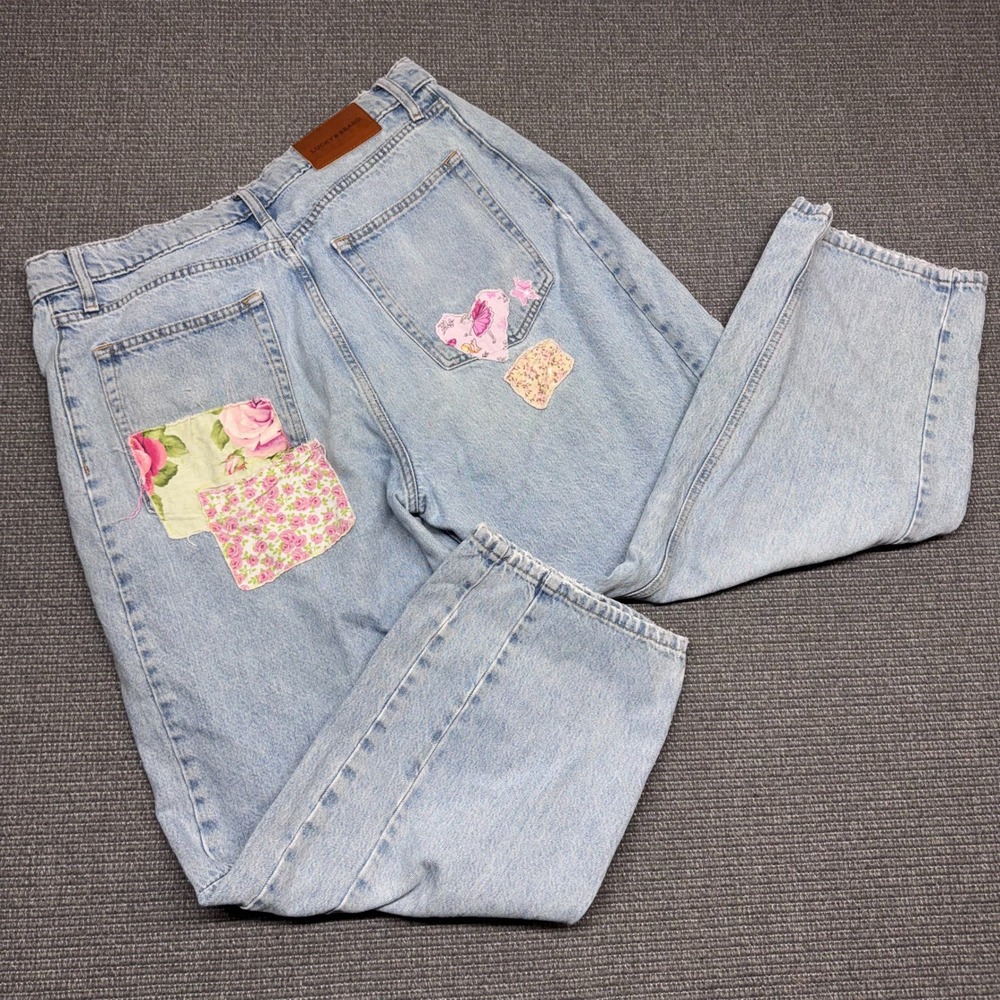 Lucky Brand Patchwork Floral Heart Light Wash Straight Leg Jeans 12/31R 9521